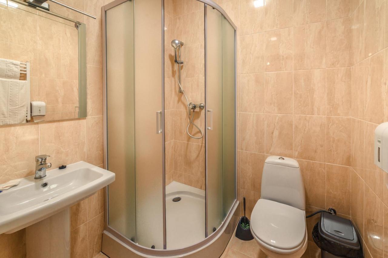 Готель «Вишневий Сад» Mukacheve Exterior photo
