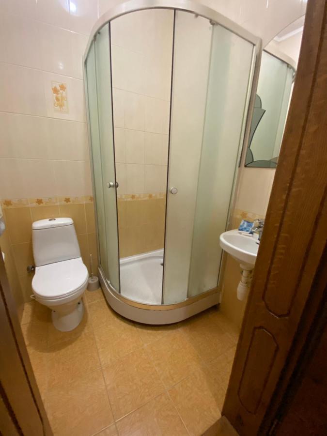 Готель «Вишневий Сад» Mukacheve Exterior photo